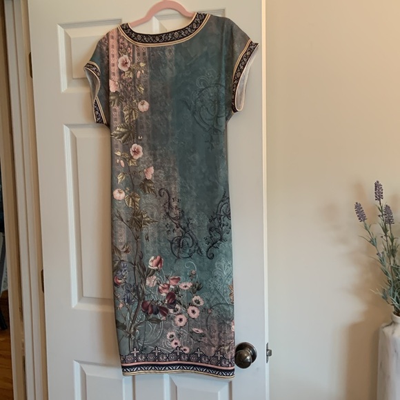 Elegant Floral Midi Dress in Blue and Pink - Picture 6 of 6